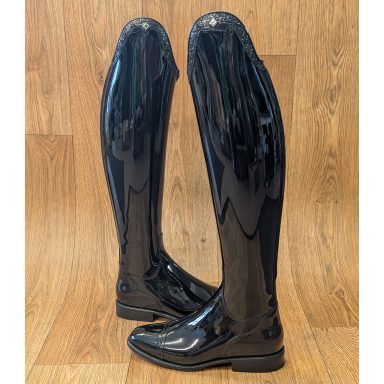 Chester Aachen boot in black patent